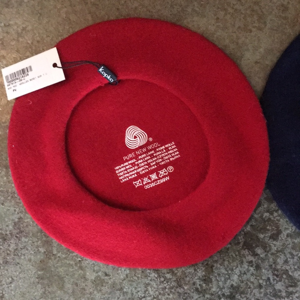 Beautiful Wool Beret - Picture 2 of 2